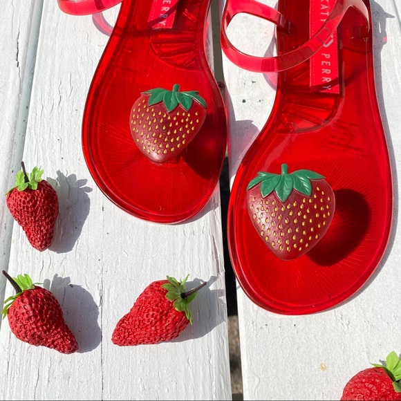 Katy Perry strawberry jelly sandals - Picture 2 of 4
